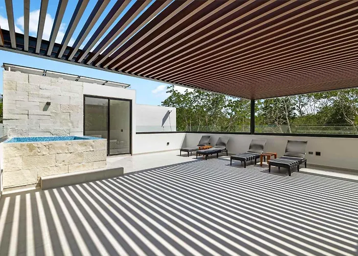 Casa de férias Luxury Pool Rooftop W Jacuzzi And Grill